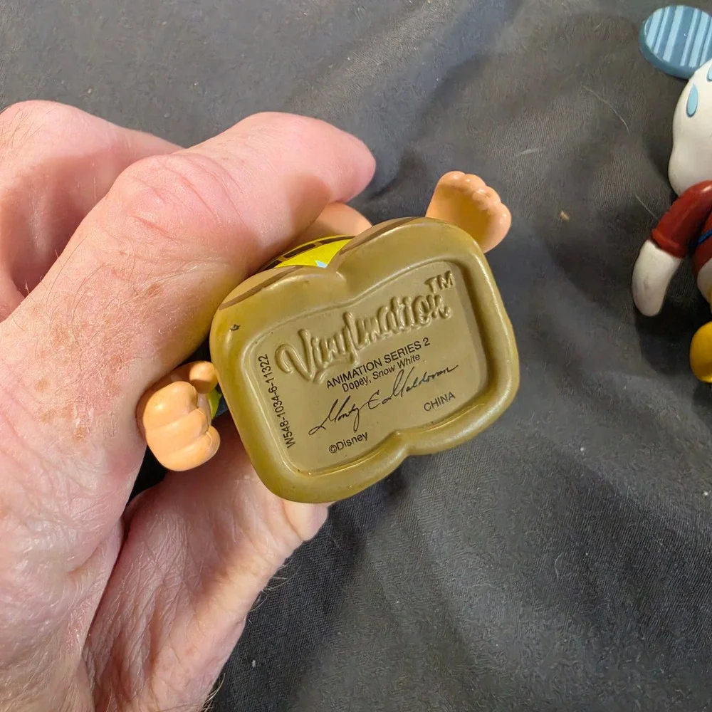 Disney vinylmation figure